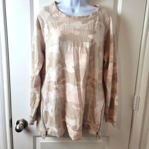 STELLA & DOT Camo Sweatshirt